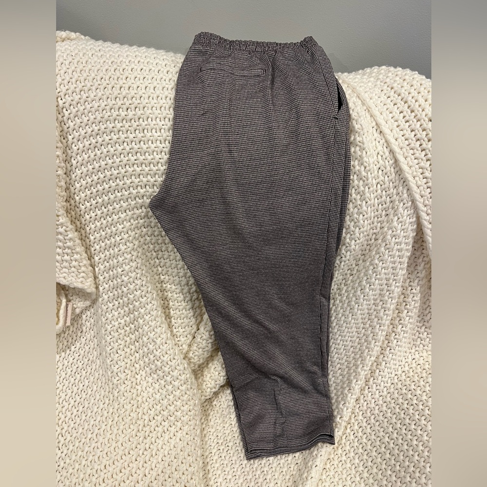 XXL small checkered pattern -  so soft and so comfortable dress capris!